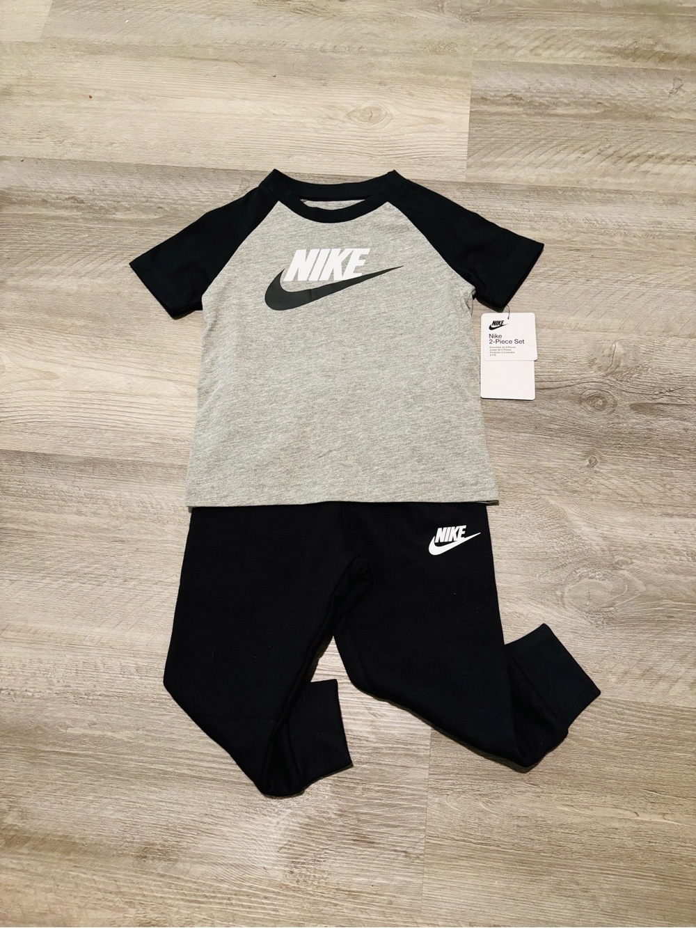 New Nike black & grey logo long sleeve shirt & black sweatpants 2T outfit set